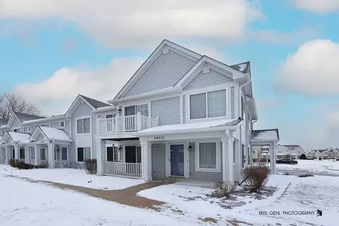 39221 N Aberdeen Ln #39221, Beach Park, IL 60083