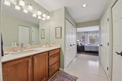 Bath - Undisclosed, Evanston, IL 60201 photo 3 of 4