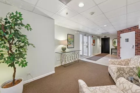 Entry Way - Undisclosed, Evanston, IL 60201 photo 2 of 5