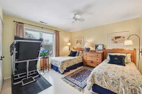 Bedroom - Undisclosed, Evanston, IL 60201 photo 4 of 6