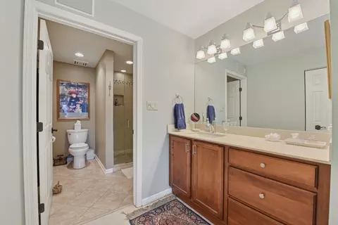 Bath - Undisclosed, Evanston, IL 60201 photo 1 of 4