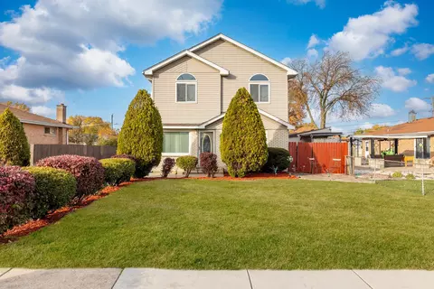 Exterior - 7806 W 83rd St, Bridgeview, IL 60455 photo 2 of 5