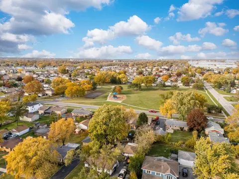 View/Area - 7806 W 83rd St, Bridgeview, IL 60455 photo 8 of 9