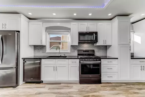 Kitchen - 7806 W 83rd St, Bridgeview, IL 60455 photo 1 of 8