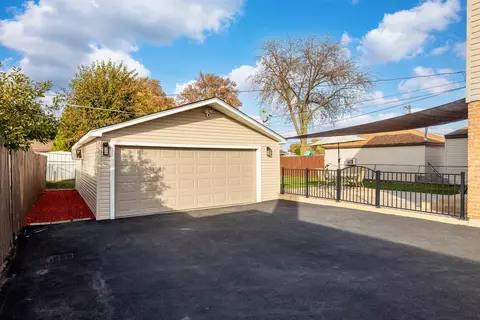 Exterior - 7806 W 83rd St, Bridgeview, IL 60455 photo 3 of 5