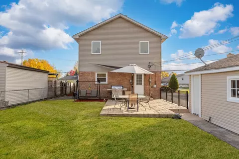 Exterior - 7806 W 83rd St, Bridgeview, IL 60455 photo 4 of 5