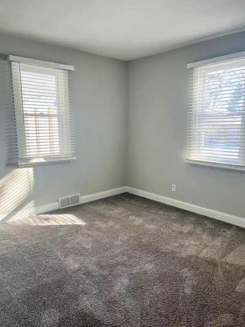 Bedroom - 1370 Lennington Cir NE, Kankakee, IL 60901 photo 2 of 2
