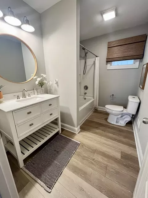 Bath - 1370 Lennington Cir NE, Kankakee, IL 60901 photo 2 of 2