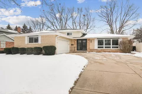 521 E Balsam Ln, Palatine, IL 60074