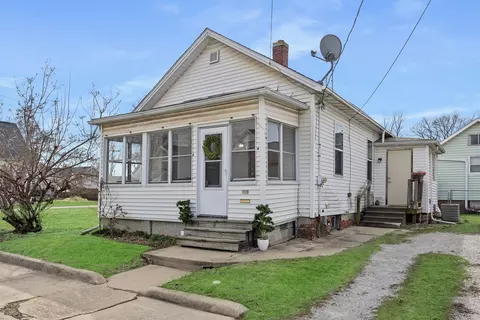 910 N Mason St, Bloomington, IL 61701