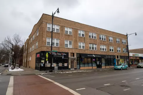 2703 W Lawrence Ave #3, Chicago, IL 60625