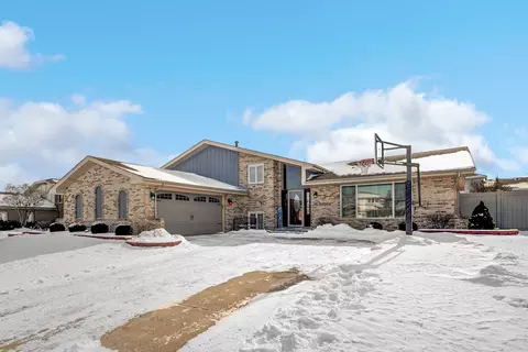 9001 Poplar St, Tinley Park, IL 60487