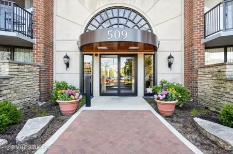 509 Aurora Ave #616, Naperville, IL 60540