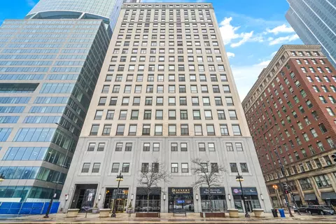 910 S Michigan Ave #1011, Chicago, IL 60605