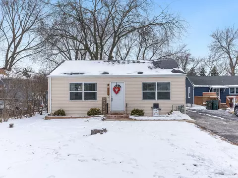 3904 N Lincoln St, Westmont, IL 60559