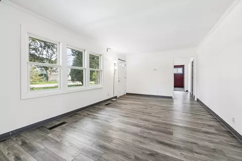 Living - 191 Ashland Ave, Des Plaines, IL 60016 photo 2 of 5