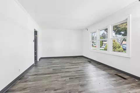 Living - 191 Ashland Ave, Des Plaines, IL 60016 photo 3 of 5