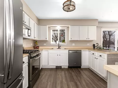 Kitchen - 2722 Lahinch Dr, Aurora, IL 60503 photo 3 of 5
