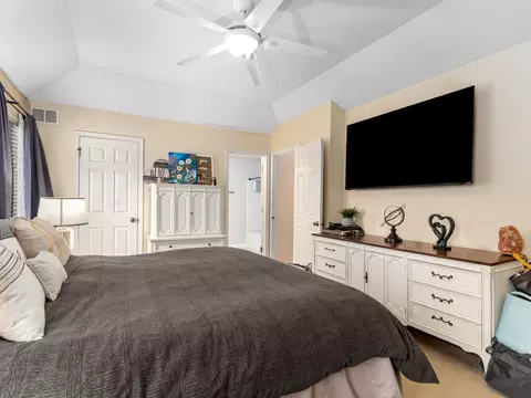 Bedroom - 2722 Lahinch Dr, Aurora, IL 60503 photo 2 of 4