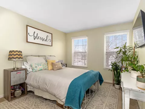 Bedroom - 2722 Lahinch Dr, Aurora, IL 60503 photo 3 of 4