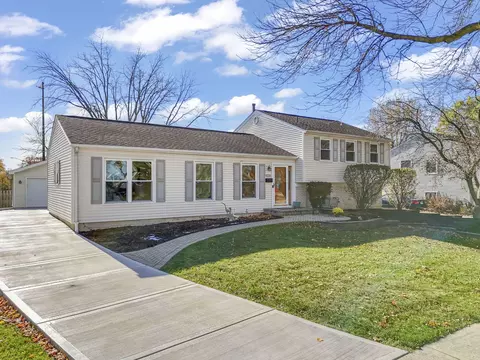 1231 Tyburn Dr, Schaumburg, IL 60194