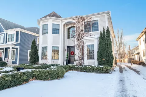 749 E Sunnyside Ave, Libertyville, IL 60048