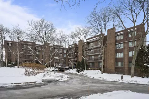 1125 Lake Cook Rd #405, Northbrook, IL 60062