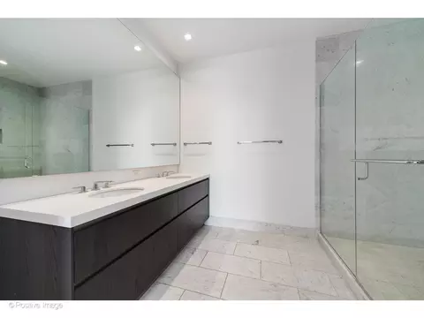 Bath - 363 E Wacker Dr #1903, Chicago, IL 60601 photo 3 of 6