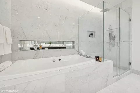 Bath - 363 E Wacker Dr #1903, Chicago, IL 60601 photo 2 of 6
