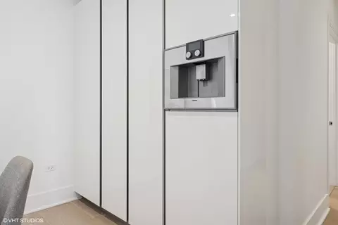 Kitchen - 363 E Wacker Dr #1903, Chicago, IL 60601 photo 3 of 6