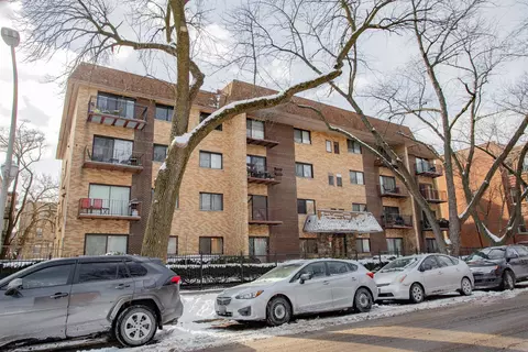 1629 W Greenleaf Ave #202, Chicago, IL 60626