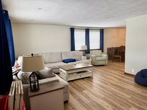 Living - 804 S Victor St, Christopher, IL 62822 photo 1 of 4