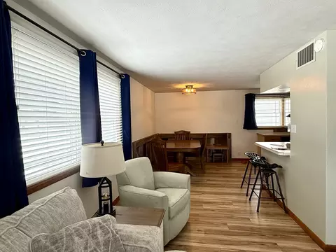 Dining - 804 S Victor St, Christopher, IL 62822 photo 1 of 1
