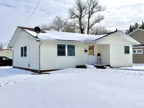 804 S Victor St, Christopher, IL 62822