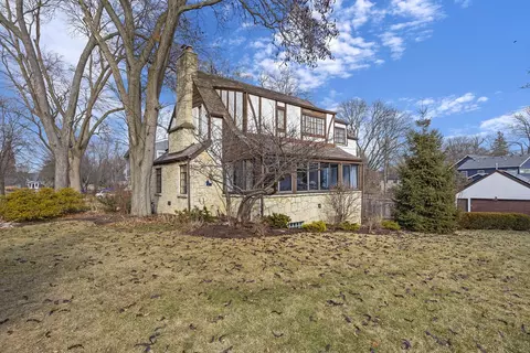 151 Travers Ave, Wheaton, IL 60187 photo 3