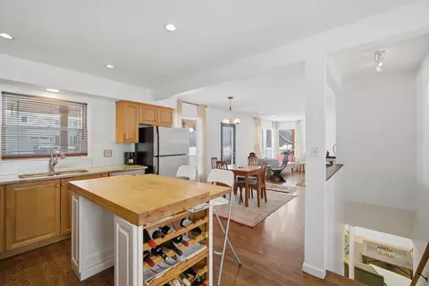 1041 Cedar Ln, Northbrook, IL 60062 photo 9