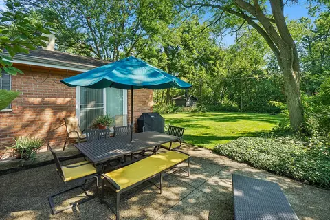 1041 Cedar Ln, Northbrook, IL 60062 photo 18