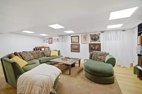 1041 Cedar Ln, Northbrook, IL 60062 photo 15