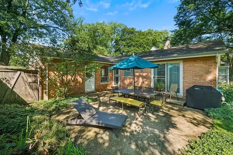 1041 Cedar Ln, Northbrook, IL 60062 photo 16