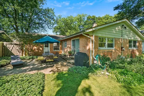 1041 Cedar Ln, Northbrook, IL 60062 photo 17