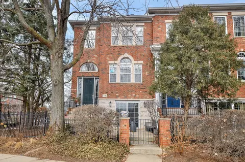 716 Prescott Ct, Naperville, IL 60563