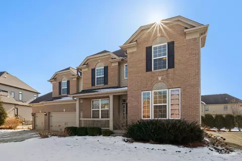 5332 Cedar Dr, Naperville, IL 60564