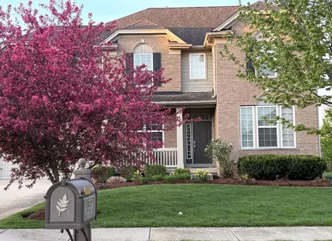 Exterior - 5332 Cedar Dr, Naperville, IL 60564 photo 2 of 6