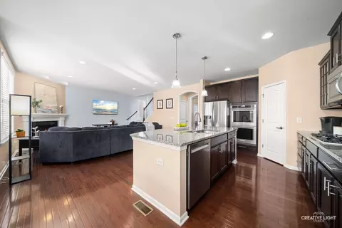 Kitchen - 5332 Cedar Dr, Naperville, IL 60564 photo 4 of 4