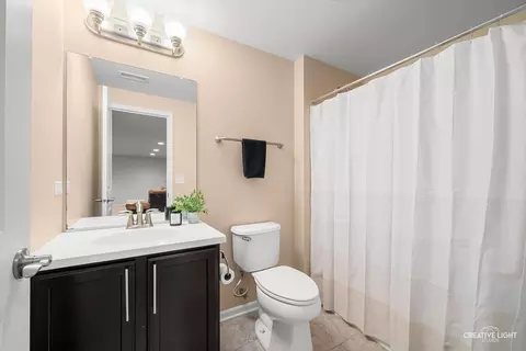 Bath - 5332 Cedar Dr, Naperville, IL 60564 photo 1 of 4