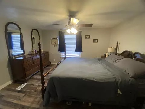 Bedroom - 9255 Campbell St, Benton, IL 62812 photo 3 of 4
