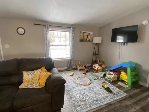 Living - 9255 Campbell St, Benton, IL 62812 photo 3 of 3