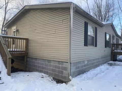 Exterior - 9255 Campbell St, Benton, IL 62812 photo 3 of 4