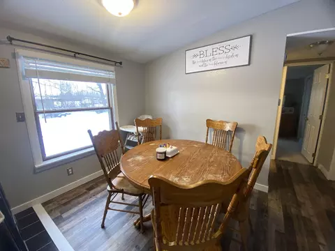 Dining - 9255 Campbell St, Benton, IL 62812 photo 1 of 1