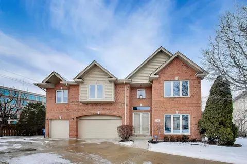 70 Spencer Ct, Deerfield, IL 60015